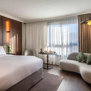 sofitel-brussels-le-louise.brusselshotelsbook.com/